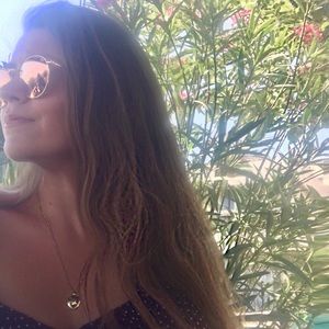 Meet your Posher, Nora